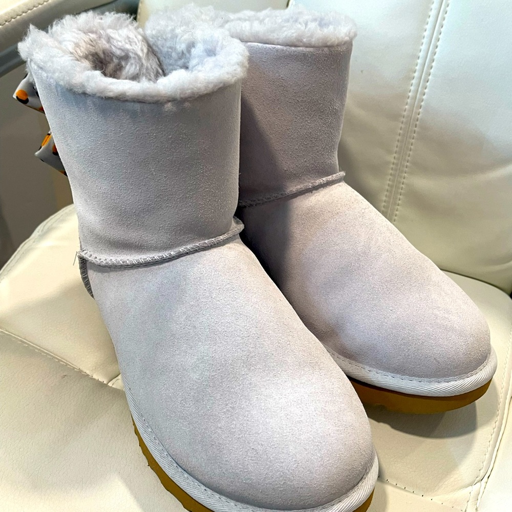 UGG Mini Bailey Bow Retro Spots light gray